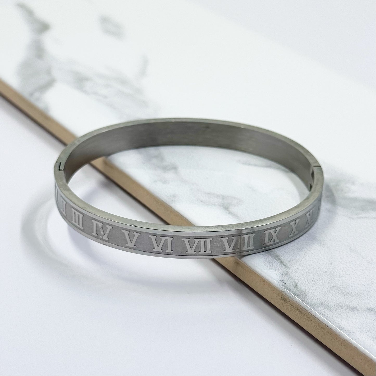 Roman Numeral Bracelet (Silver)