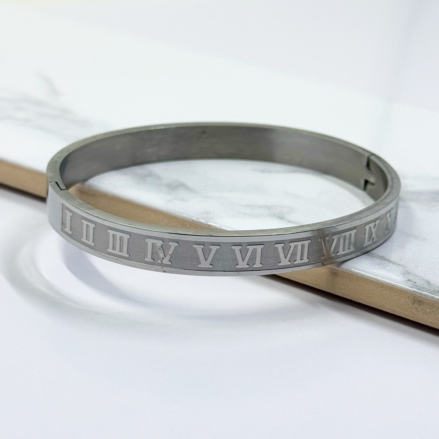Roman Numeral Bracelet (Silver)