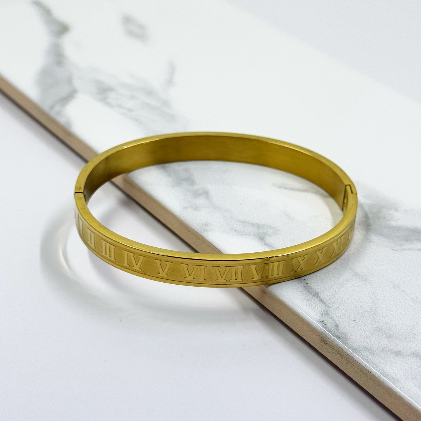 Roman Numeral Bracelet (Gold)