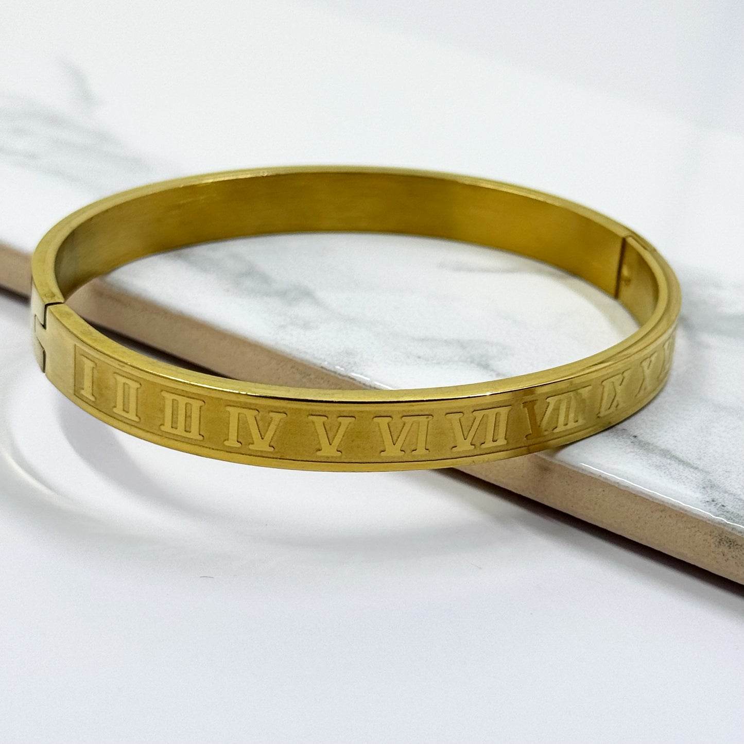 Roman Numeral Bracelet (Gold)